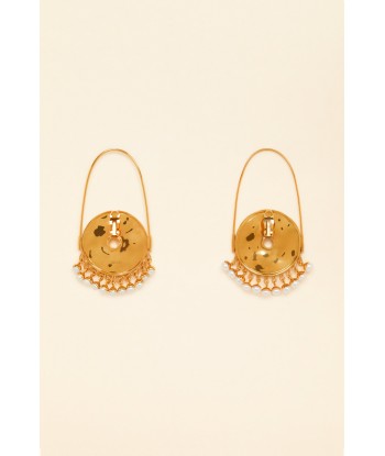 Circular brass and pearl earrings Comparez plus de prix