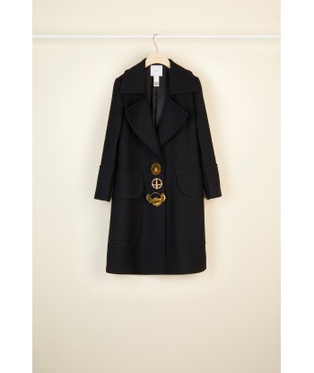 Brooch-embellished longline virgin wool coat Voir les baskets