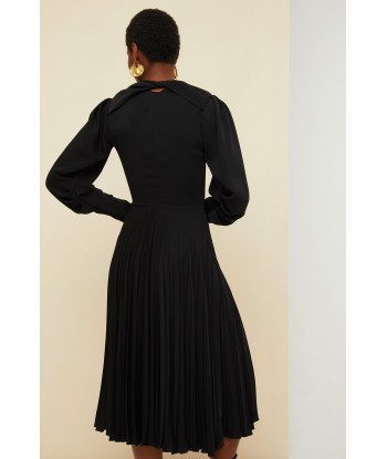 Twisted collar pleated dress hantent personnes