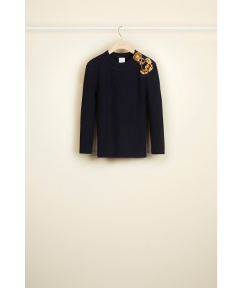 Merino wool jumper with brass and pearl brooches Véritable concentré