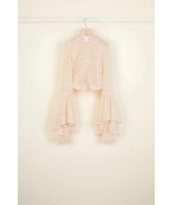 Fluted sleeve lace top Venez découvrir notre 