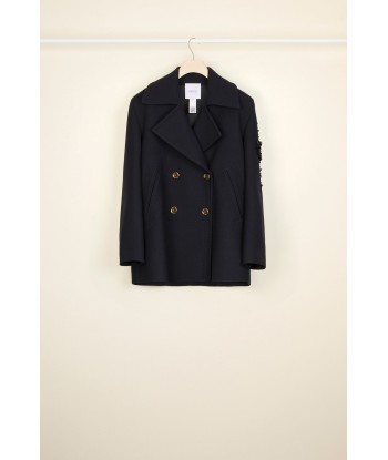 Jewelled logo peacoat ouvre sa boutique