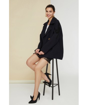 Jewelled logo peacoat ouvre sa boutique