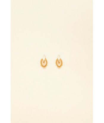 Gold brass and pearl hoop earrings Voir les baskets