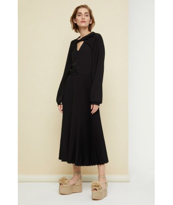 Twisted neckline pleated midi dress d'Europe débarque