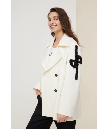 Jewelled logo peacoat ouvre sa boutique